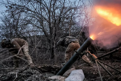 İranlı komutan, ABD uçaklarını ayrılmaya zorlamak için Kıbrıs'ı bombalama sözü verdi