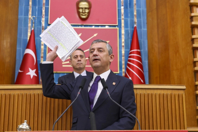 CHP Belediye Başkanları Buluşması Özgür Özel: “Haysiyet cellatlarını unutursak şerefsiziz”