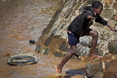 Kenya'nın Rift Vadisi'ni vuran heyelanla en az 21 kişi öldü ve 1.000'den fazla ev yıkıldı