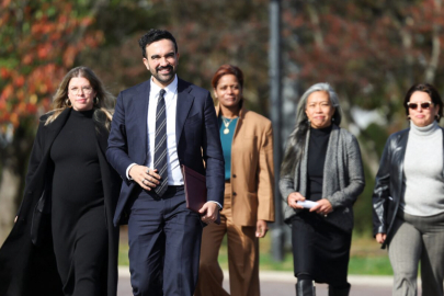 Demokratlar, Trump'ın yeniden seçilmesinden bir yıl sonra seçim zaferlerinin tadını çıkarıyor