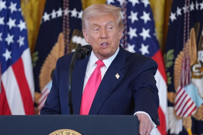 Trump, Jeffrey Epstein'ın Bill Clinton ve büyük bankalarla olduğu iddia edilen bağları hakkında soruşturma emri verdi