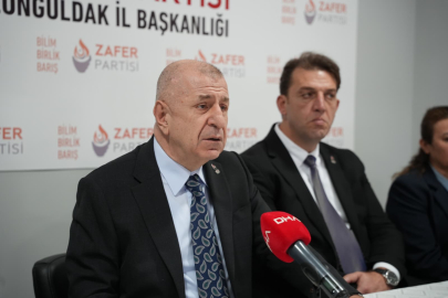 Ümit Özdağ, Zonguldak’ta basın açıklaması yaptı, basın mensuplarının sorularını yanıtladı.