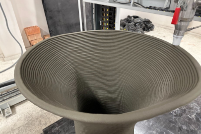 Bursa Uludağ Üniversite’li Akademisyenin 3D Beton yazıcı projesi ile bir haftada 300 metrekarelik ev yapılabilecek.