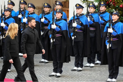 Zelenskyy, Avrupa desteğini toplarken Rusya'ya toprak vermeyi reddettiğini yeniden tekrarladı.