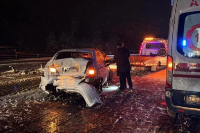 TEM’in Bolu geçişinde kötü hava şartlarşı sebebi ile zincirleme kaza: 7 araç birbirine çarptı
