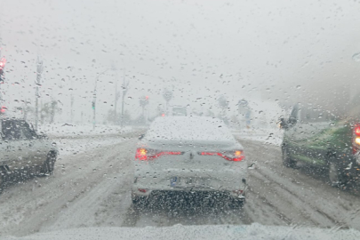 Şanlıurfa’da kar ve tipi nedeniyle bazı yollar trafiğe kapatıldı