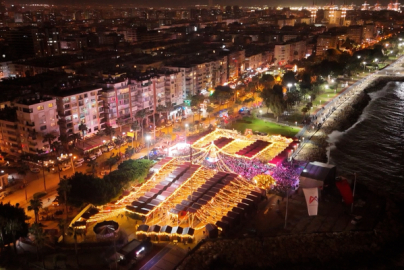 Mersin'de yeni yıl 'Yılbaşı Sokak Partisi' ile karşılandı