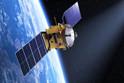 SpaceX:  2026'da binlerce Starlink uydusunu düşüreceğini söyledi.