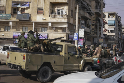 Drone saldırısı Halep şehir merkezindeki valilik binasını hedef aldı.