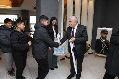 Badırgalı Çocuklar El Emeklerini Başkan Şadi Özdemir’e Hediye Etti