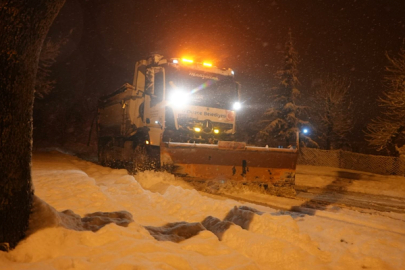 Düzce’de karla mücadele çalışmaları aralıksız sürdürülüyor