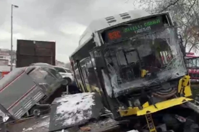 Esenler’de İETT otobüsü otoparka daldı