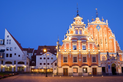 AB Kapısı Letonya’dan Geçiyor: Oturum İzni Almanın Şartları Neler?