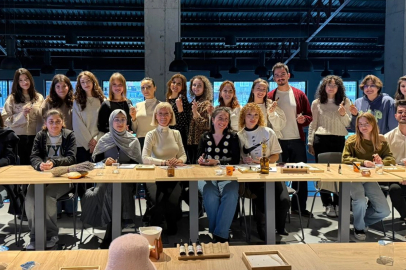 Kokuların Dünyasına Yolculuk