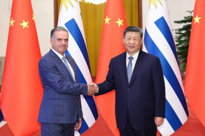 Xi, Uruguay Devlet Başkanı Orsi ile bir araya geldi