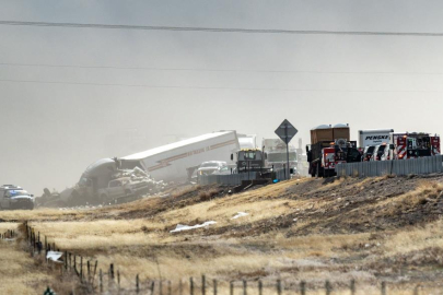 ABD'de kum fırtınası faciası: 30'dan  araç birbirine girdi, ölü ve yaralılar var.