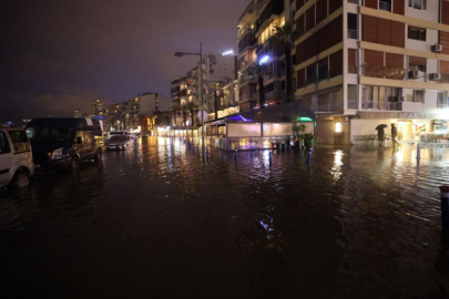 İzmir'de deniz seviyesi 85 santimetreye yükseldi