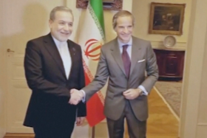 İran Dışişleri Bakanı, ABD ile nükleer görüşmeler öncesi Uluslararası Atom Enerjisi Ajansı (UAEA) Başkanı ile bir araya geldi