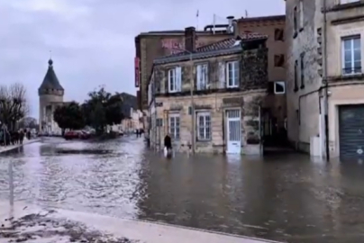 Fransa'nın batısında 35 günlük yağmurun ardından seller daha da derinleşiyor