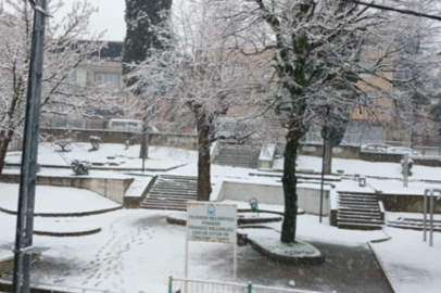 Bursa’da kente kar düştü