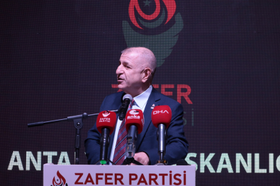 Ümit Özdağ: Vatandaşlığı değiştirenler vatanı değiştirmeye hazırlanıyor demektir, Buna izin vermeyiz.