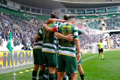 Bursaspor 68 Aksaray Belediyespor karşısında coştu maçı 6-0 kazandı.