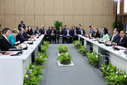 ABD ve Venezuela diplomatik ilişkilerini yeniden kurdu ve kaynakların kullanımı konusunda müzakerelere başladı.