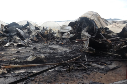 Antalya Kepez 'de sera içinde yangın anne ve 5 çocuk öldü. Baba ve küçük oğul ağır yaralı