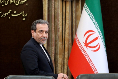 Arakçi: Hürmüz Boğazı kapalı değil