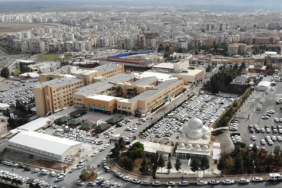 Şanlıurfa Mehmet Akif İnan Eğitim ve Araştırma Hastanesi ’nde bir hastaya damarlı kemik nakli yapıldı