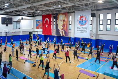 İstanbul Maltepe'de&nbsp;Köymen, spor yapan kadınlarla buluştu