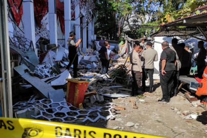 Endonezya'da 7.4 büyüklüğünde deprem sonrası Tsunami alarmı