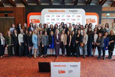 Yapay Zekâyla Büyüyen  Girişimci Kadınlar&nbsp;Siparişlerini %70 Artırdı