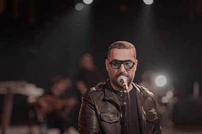 Müziğin Güçlü Yorumcusu Ümit Yaşar'dan "Yürüdüm"