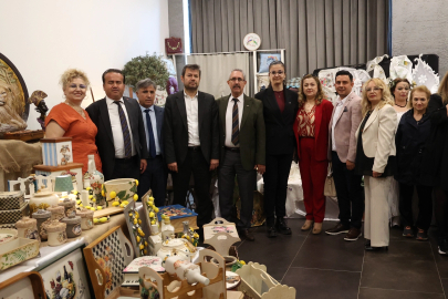 Antalya'da Uncalı ATASEM yılsonu sergisi açıldı