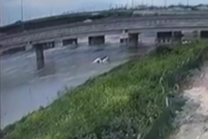 Bursa Karacabey 'de yolu kısaltmak isterken akıntıya kapıldı. Sürücünün cansız bedeni bulundu