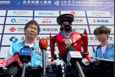 Çin’de teknoloji devrimi: İnsansı robot Honor dünya rekoru kırdı