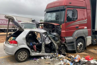Brezilya'da meydana gelen bir trafik kazasında altı kişilik bir aile hayatını kaybetti.