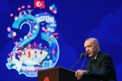 Cumhurbaşkanı Erdoğan: "İnsanlık zincirinin ebediyet halkası olan siz çocuklarımız geleceğimizi şekillendireceksiniz"