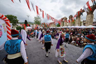 &nbsp;Efes Selçuk’ta çocuklar bayramlarını şenlikle kutladı