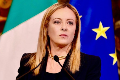 İtalya 'da ekonomi alarm veriyor Euro bölgesinde en borçlu ülke olma konusunda Yunanistan'ı geride bırakmak üzere.