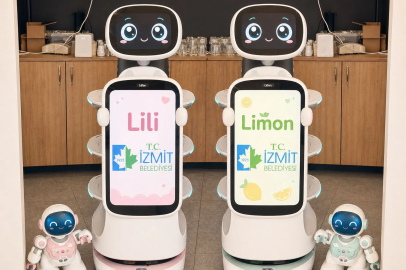Servis robotları İzmit Gülümse Kafelerinde iş başı yaptı