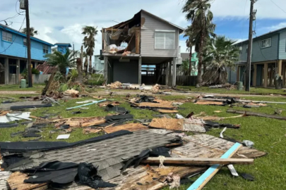 ABD 'de Kasırgalar ölümlere ve birçok evin yıkılmasına neden oldu.
