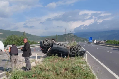 İznik 'te direksiyon hakimiyetini kaybeden sürücü takla attı