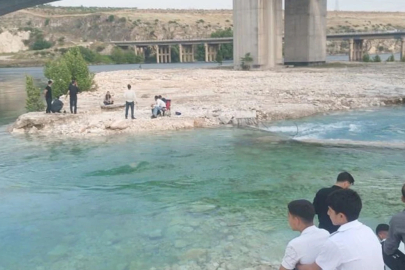 Adıyaman'da piknik yapan 8 kişi nehirde sular yükselince mahsur kaldı