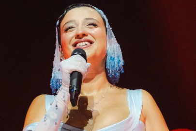 Melike Şahin Harbiye’de iki gece kapalı gişe konseriyle binlerce müzikseverle buluştu