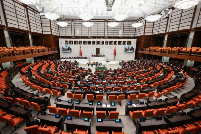 TBMM'de tarihi değişim: Yeni Parti ikinci büyük grup oldu, CHP'nin Meclis'teki yeri 24 yıl sonra değişti