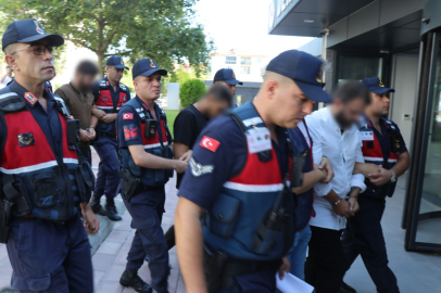 Denizli'de 4,5 Milyon Liralık Dolandırıcılık Çökertildi: Kuryeleri Sosyal Medyadan "Günlük Yüksek Ücret" Vaadiyle Bulmuşlar