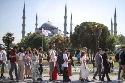 Türkiye’ye en çok turist gönderen ülkeler belli oldu: Rusya liderliği korudu