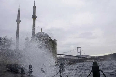 Meteoroloji Genel Müdürlüğü, Marmara’nın güneybatısı ile Kuzey Ege’de kuvvetli rüzgâr uyarısında bulundu.